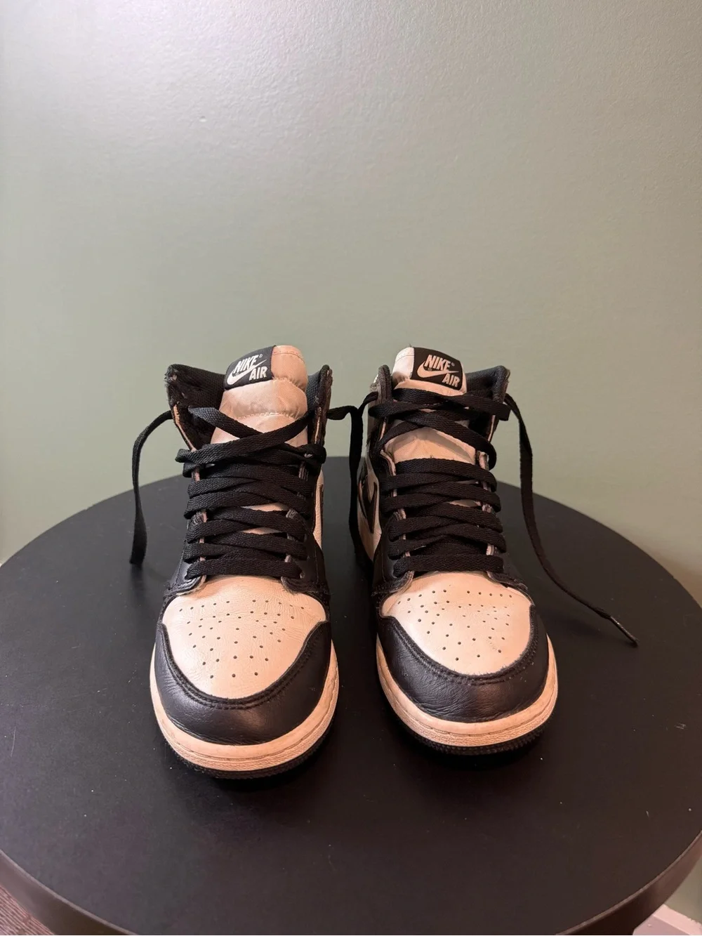 Nike Air Jordan 1 Mid youth Sneakers in Brown and Cream